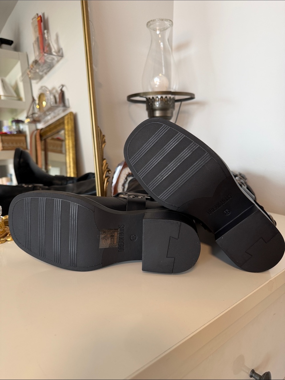 DREAM PAIRS boots - Picture 3 of 3